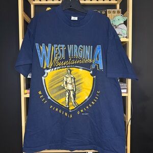 Vintage West Virginia University WVU Mountaineers t shirt size large